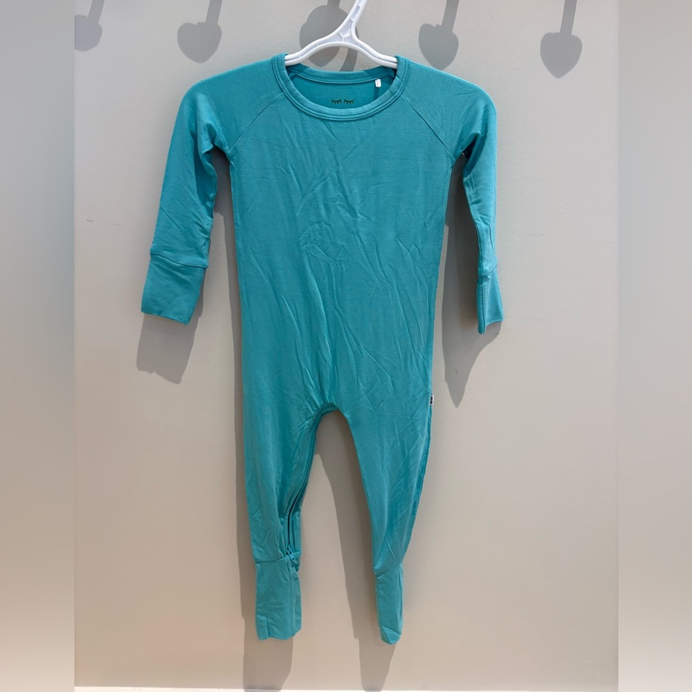 Little Sleepies Crescent Zippy in Teal